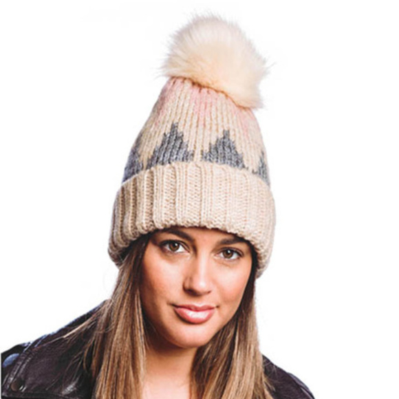 Knit Beanie Fuzzy Lined With Pom-pom - Picture 1 of 1
